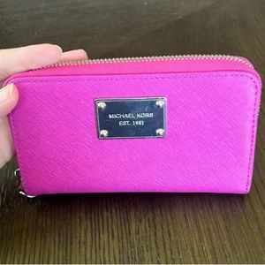 Michael Kors Zip Around Wallet